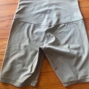 Lululemon Align high rise biker short “8